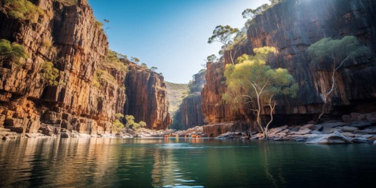 Descoperiți Splendoarea Naturii în Grupuri Mici la Katherine Gorge și Edith Falls